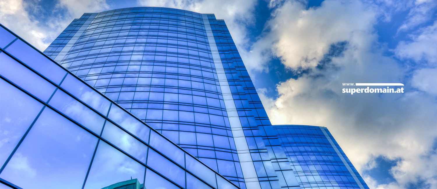 Hochhaus mit Glasfront